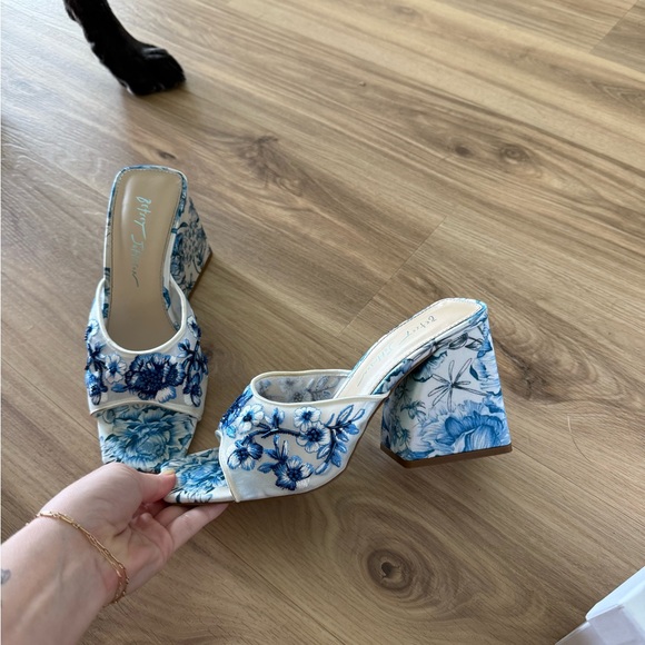 Betsey Johnson Blue and White Mules with Chic Design - Picture 2 of 3